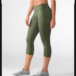 Sage Green Virus Power Tech Crops Sz M